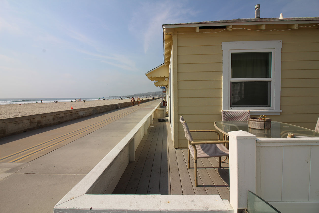 3825 Ocean Front Walk.: image 5 of 17 thumb