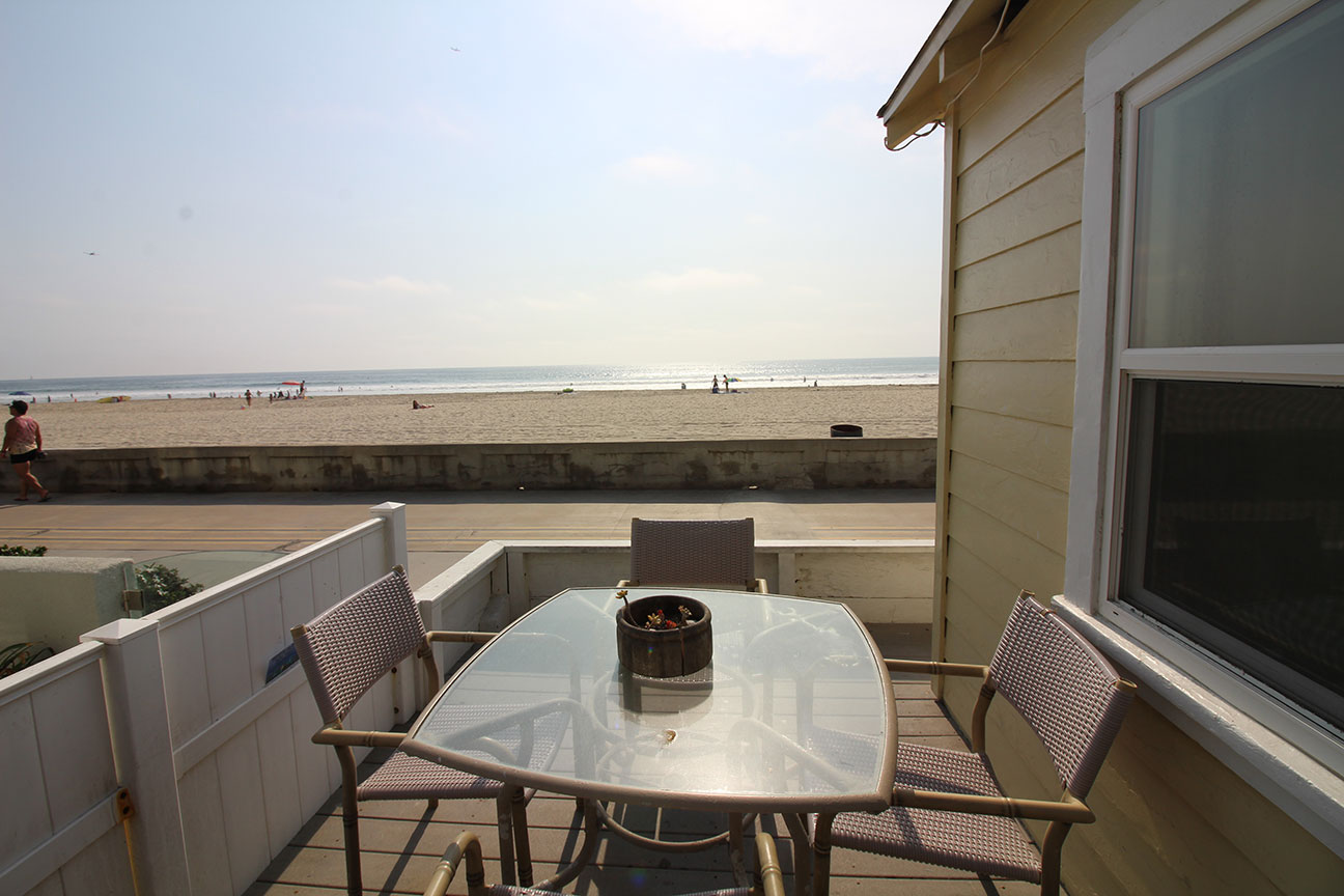 3825 Ocean Front Walk.: image 4 of 17 thumb