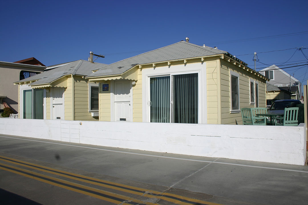 3825 & 3829 Ocean Front Walk: image 2 of 3 thumb