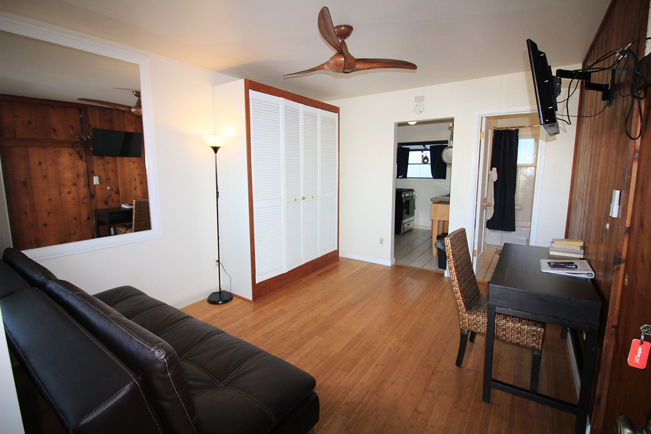 2826 Mission Blvd. Apt#7: image 1 of 12 thumb